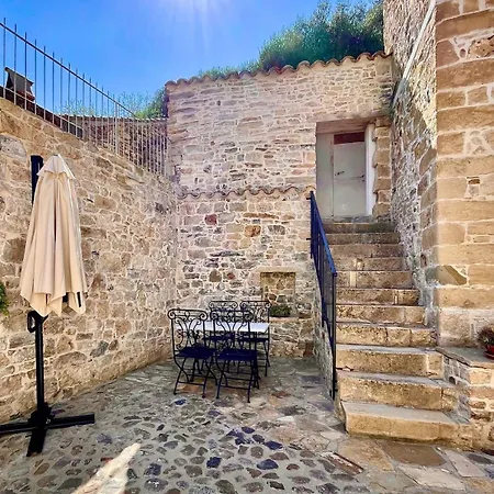 La Pietra Nel Borgo